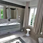Hotel Manoir De Montigny *