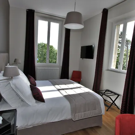 Hotel Manoir De Montigny