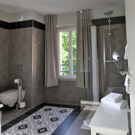 Manoir De Montigny Russy-Bemont